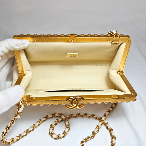 Load image into Gallery viewer, CHANEL Pearl Chain Pouch Bag