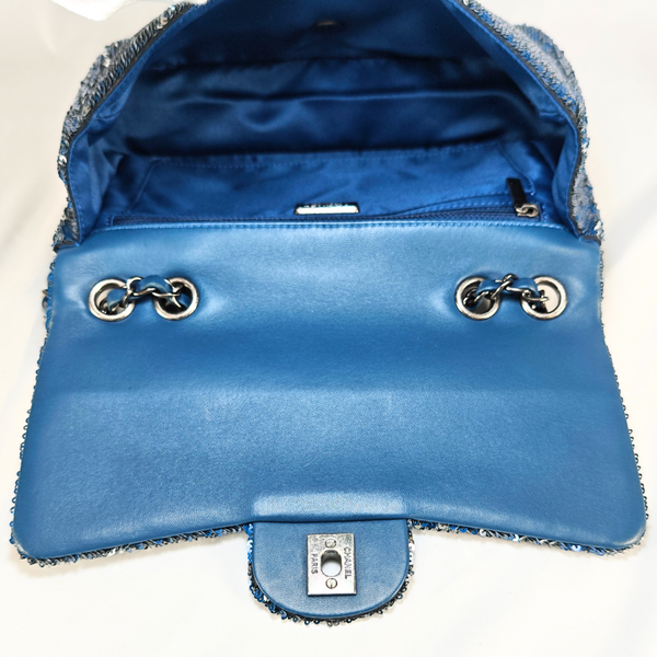将图片加载到图库查看器,CHANEL Limited Edition Coco Cuba Timeless CC Sequins Flap Bag