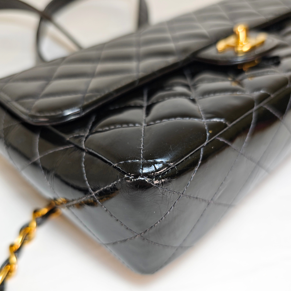 将图片加载到图库查看器,CHANEL Black Flap Backpack Patent Leather Gold CC Logo Hardware