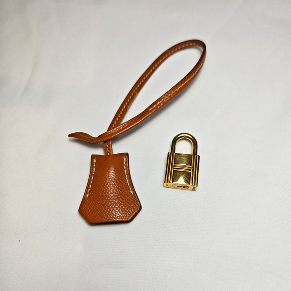 Load image into Gallery viewer, HERMES Birkin 35 Courchevel Gold Square G 2003