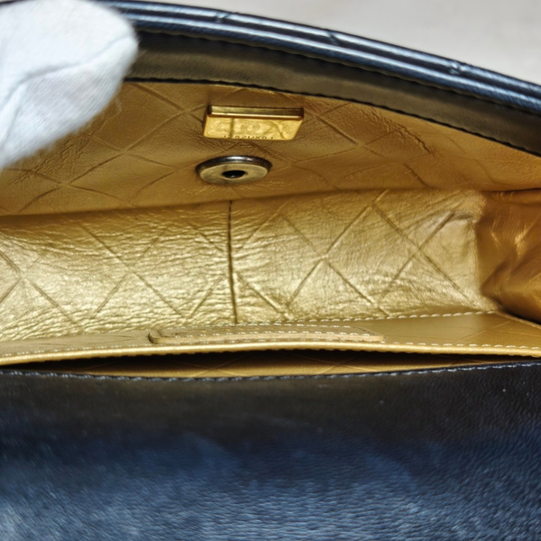 Load image into Gallery viewer, CHANEL Matelasse Clip Coco Lambskin Chain Shoulder Bag