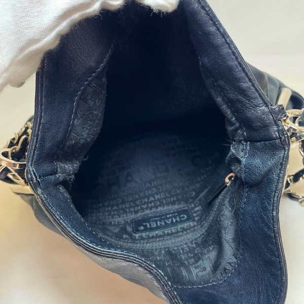 Load image into Gallery viewer, CHANEL Ultimate Black Soft Leather Shoulder Bag CC Logo