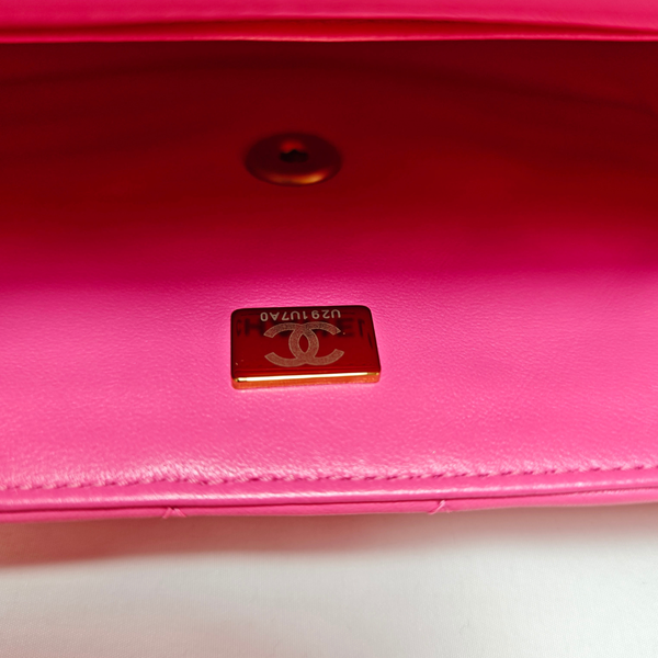 Load image into Gallery viewer, CHANEL Mini Matelasse Pink Heart Chain Flap Bag