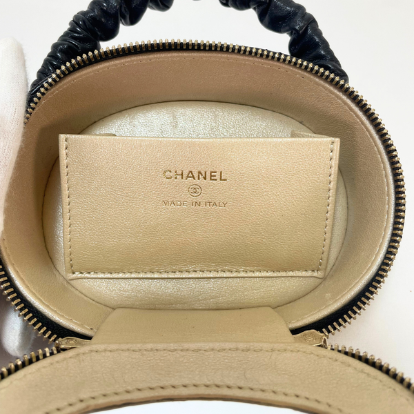 Load image into Gallery viewer, CHANEL Matelasse Bag in Black Lambskin Leather with Gold CC