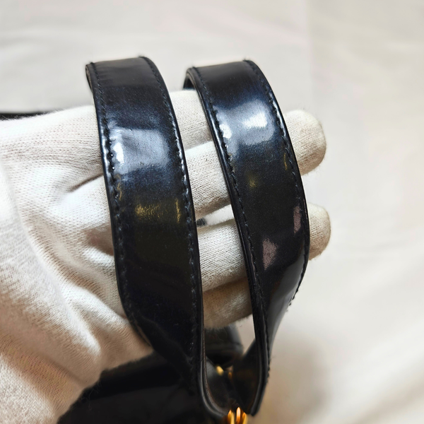 Load image into Gallery viewer, CHANEL Matelasse Turn Lock Hand Bag Patent Leather Black CC