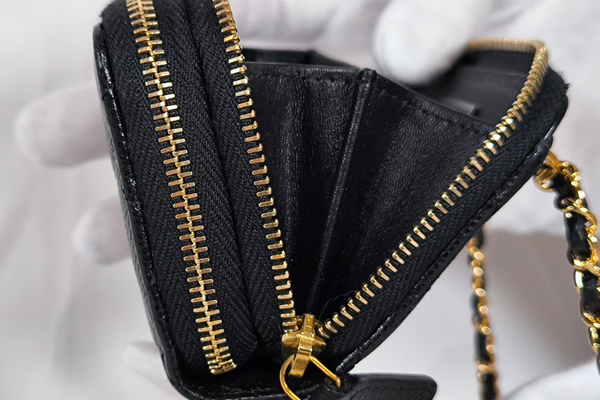 Load image into Gallery viewer, CHANEL Caviarskin Matelasse  Crossbody Chain Wallet Coin Case