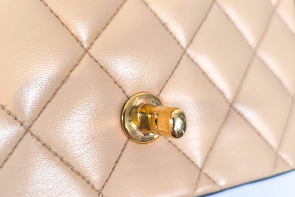 이미지를 갤러리 뷰어에 로드 , CHANEL Diana Matelasse Chain Shoulder Bag  Lamb leather Beige Black