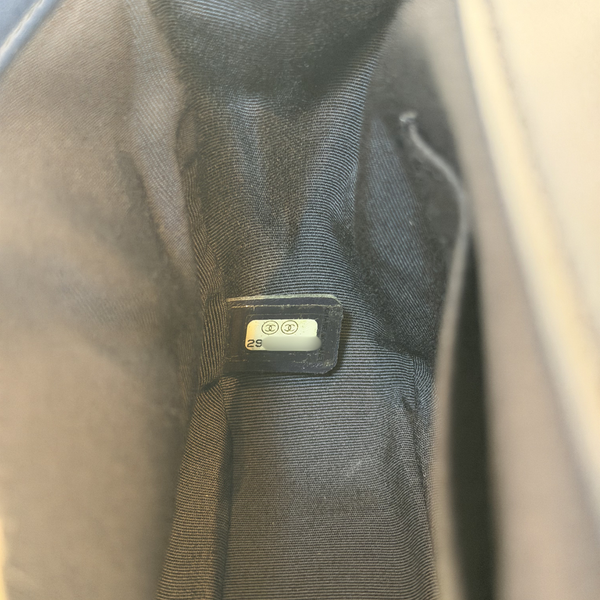 将图片加载到图库查看器,CHANEL Mini Navy Blue Lambskin In The Loop Flap