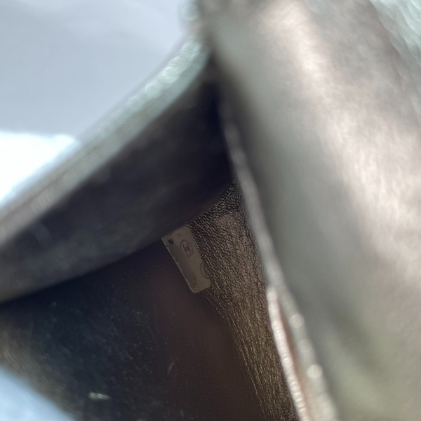 이미지를 갤러리 뷰어에 로드 , CHANEL Mademoiselle Gold Evening Clutch Purse Gold Hardware, 1992