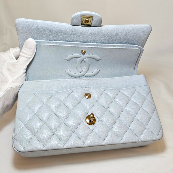 画像をギャラリービューアに読み込む, CHANEL スカイ ベイビー ブルー キャビアスキン マトラッセ ダブルフラップ 25 ショルダーバッグ