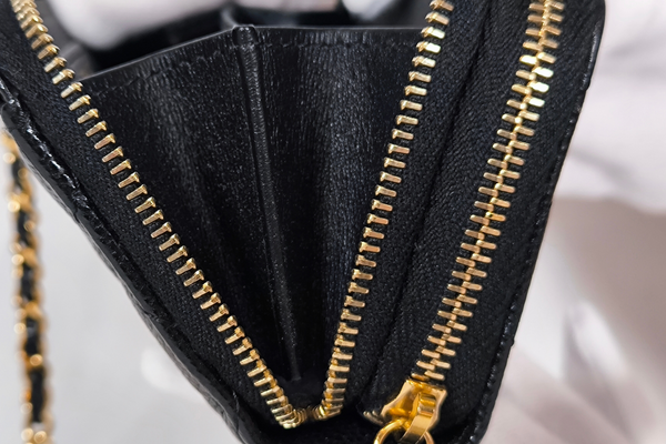 Load image into Gallery viewer, CHANEL Caviarskin Matelasse  Crossbody Chain Wallet Coin Case