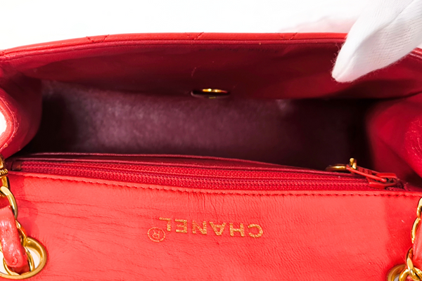 Load image into Gallery viewer, CHANEL Mini Matelasse Single Flap Chain Shoulder Bag  Red Lambskin