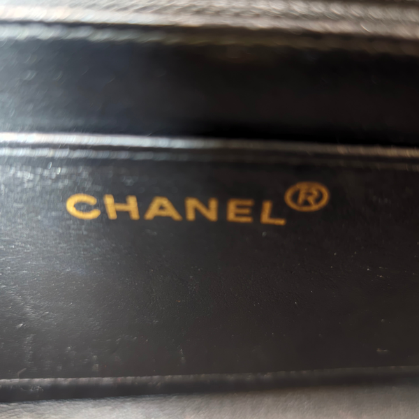 将图片加载到图库查看器,CHANEL Black Flap Backpack Patent Leather Gold CC Logo Hardware