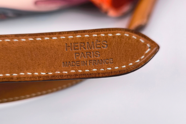 Load image into Gallery viewer, HERMES Silky City PM 33 La Marche du Zambeze Shoulder Bag Size 13 x13 in