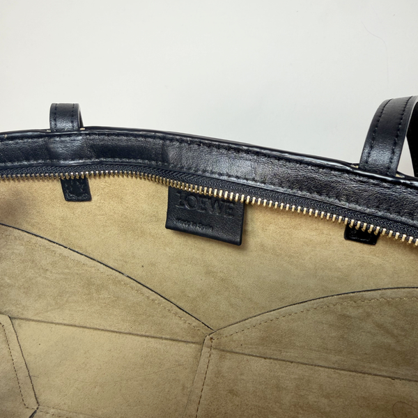 Load image into Gallery viewer, LOEWE Cropped Puzzle Fold Shoulder Bag In Shiny Calfskin Black