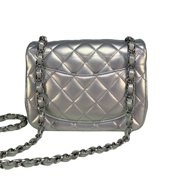 将图片加载到图库查看器,CHANEL Metallic Silver Calfskin Square Classic Flap Bag