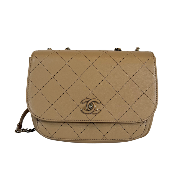 将图片加载到图库查看器,CHANEL Beige Quilted Leather Covered CC Small Crossbody Bag