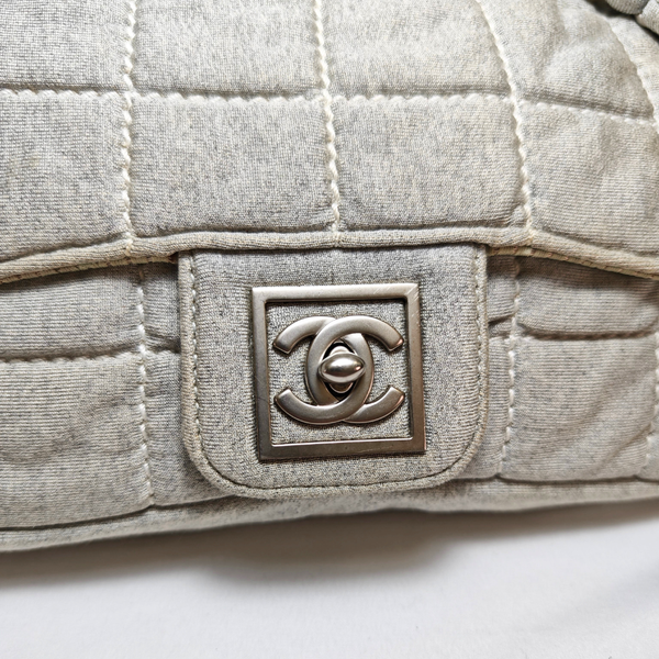 将图片加载到图库查看器,CHANEL Quilted Sports Flap Grey Cotton Shoulder Bag