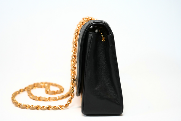 이미지를 갤러리 뷰어에 로드 , CHANEL Diana Matelasse Chain Shoulder Bag  Lamb leather Beige Black