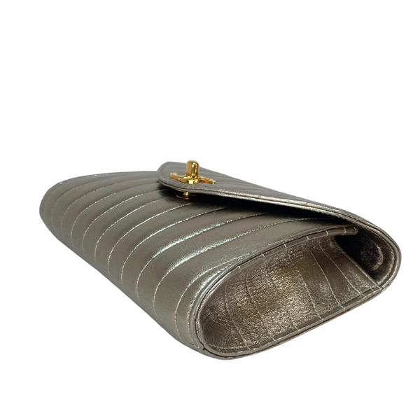 이미지를 갤러리 뷰어에 로드 , CHANEL Mademoiselle Gold Evening Clutch Purse Gold Hardware, 1992