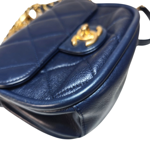 Load image into Gallery viewer, CHANEL Navy Quilted Chain Bag