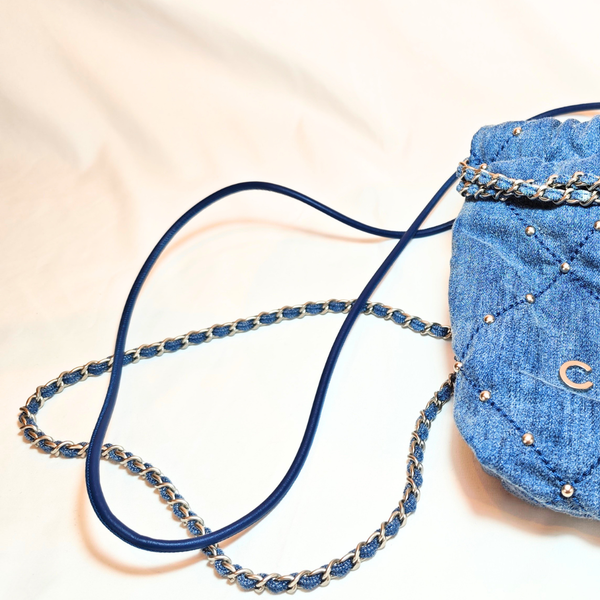 将图片加载到图库查看器,CHANEL 22 Chain Quilted Studded Denim Mini hobo bag