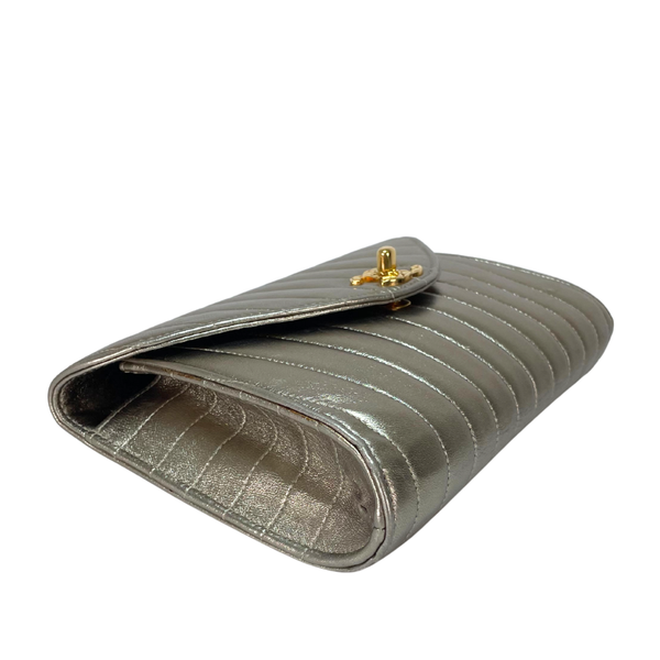 이미지를 갤러리 뷰어에 로드 , CHANEL Mademoiselle Gold Evening Clutch Purse Gold Hardware, 1992