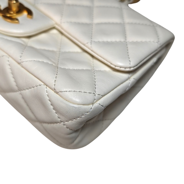 Load image into Gallery viewer, CHANEL Mini Classic Flap Bag White Lambskin / Aged gold hardware
