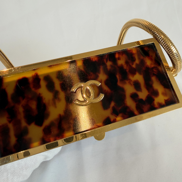 将图片加载到图库查看器,CHANEL Mini Plexiglass Minaudiére