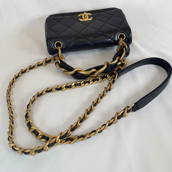 将图片加载到图库查看器,CHANEL Timeless Classic Top Handle Leather Hand Bag