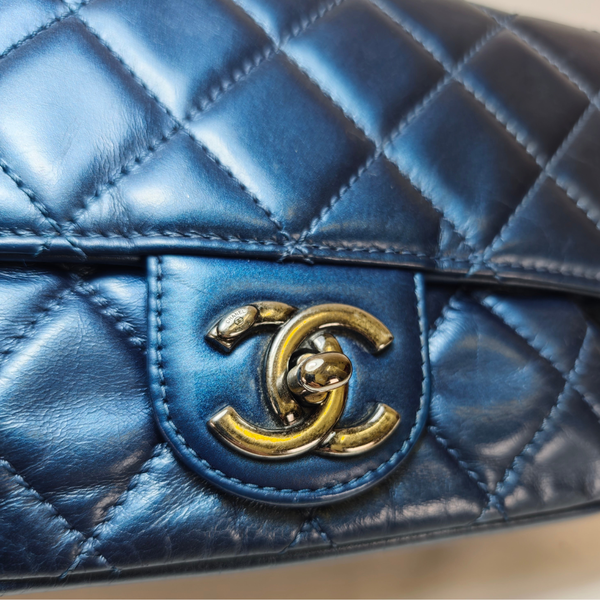 Load image into Gallery viewer, CHANEL Navy Blue Mini Single Flap Silver Metal Fitting Shoulder Bag