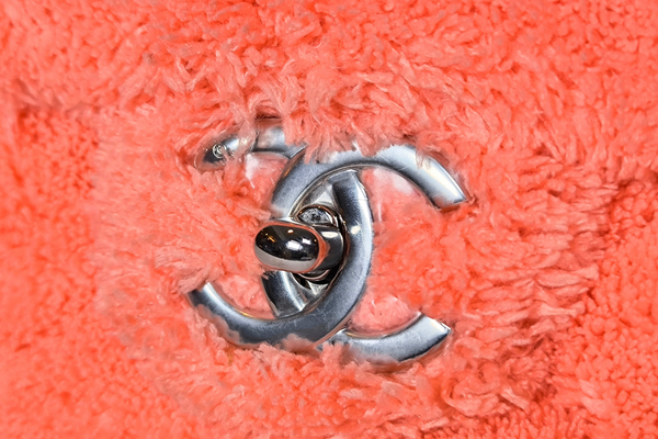 Load image into Gallery viewer, CHANEL Mixed Fibers Quilted Jumbo Flap Salmon Pink