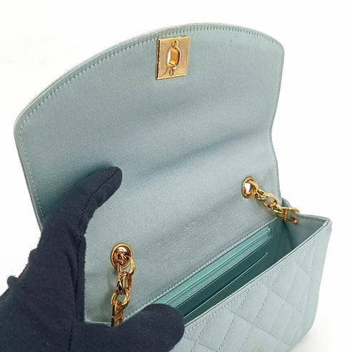 将图片加载到图库查看器,CHANEL Vintage Light Blue Satin Gold Chain 19cm Diana Flap Bag