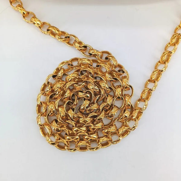 将图片加载到图库查看器,CHANEL Vintage Beige Lambskin Tassels Gold Chain Camera Bag