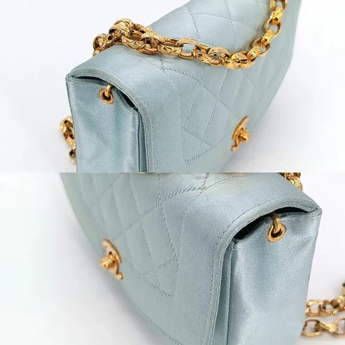 将图片加载到图库查看器,CHANEL Vintage Light Blue Satin Gold Chain 19cm Diana Flap Bag