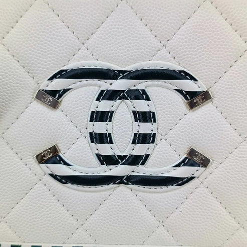 将图片加载到图库查看器,CHANEL Bicolor White/Black Caviar Leather Vanity Case Bag