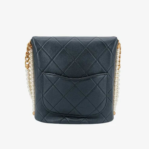 将图片加载到图库查看器,CHANEL Black Calfskin Imitation Pearls Flap Bag