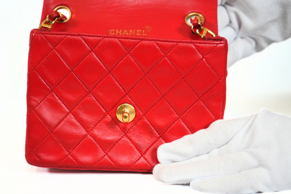 Load image into Gallery viewer, CHANEL Mini Matelasse Single Flap Chain Shoulder Bag  Red Lambskin