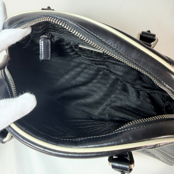이미지를 갤러리 뷰어에 로드 , PRADA Archive Black Leather Bowler Bag