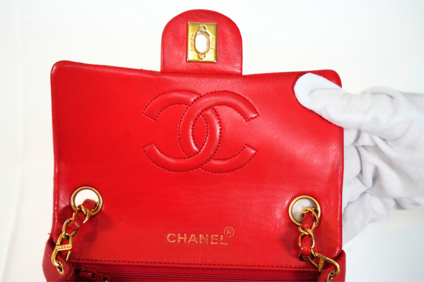 Load image into Gallery viewer, CHANEL Mini Matelasse Single Flap Chain Shoulder Bag  Red Lambskin