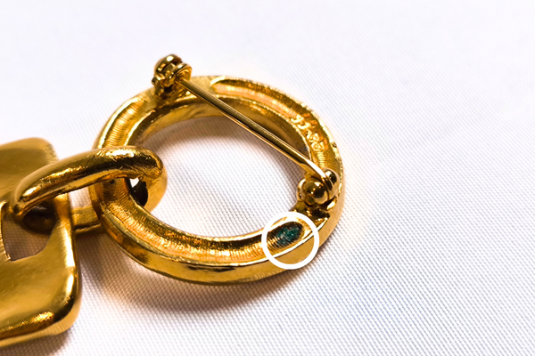 Load image into Gallery viewer, CHANEL CAMBON plate brooch