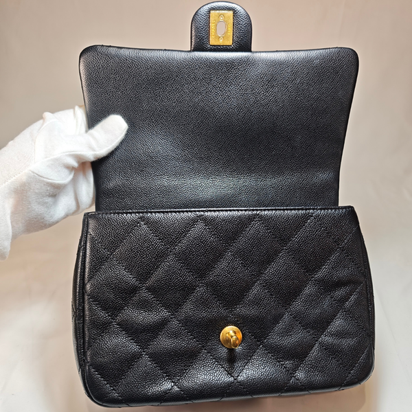 將圖片載入圖庫檢視器 CHANEL Small Sweetheart Quilted Flap Bag
