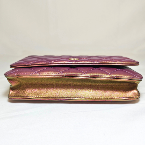 将图片加载到图库查看器，CHANEL Iridescent Purple Matelasse  Calfskin Wallet on Chain Pale Gold Hardware (WOC)
