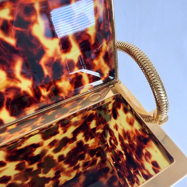 将图片加载到图库查看器，CHANEL Mini Plexiglass Minaudiére

