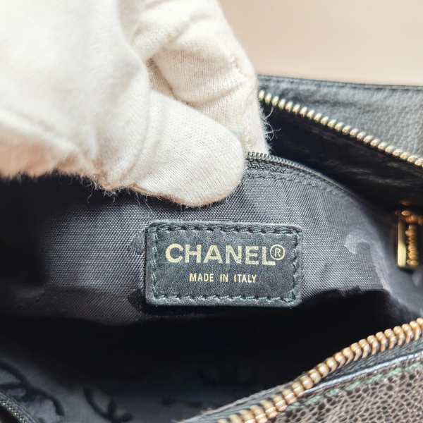 이미지를 갤러리 뷰어에 로드 , CHANEL Wood Caviar Black Hand Bag
