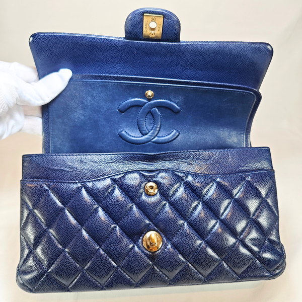 将图片加载到图库查看器，CHANEL Navy Caviar Medium Classic Flap Bag Serial Plate
