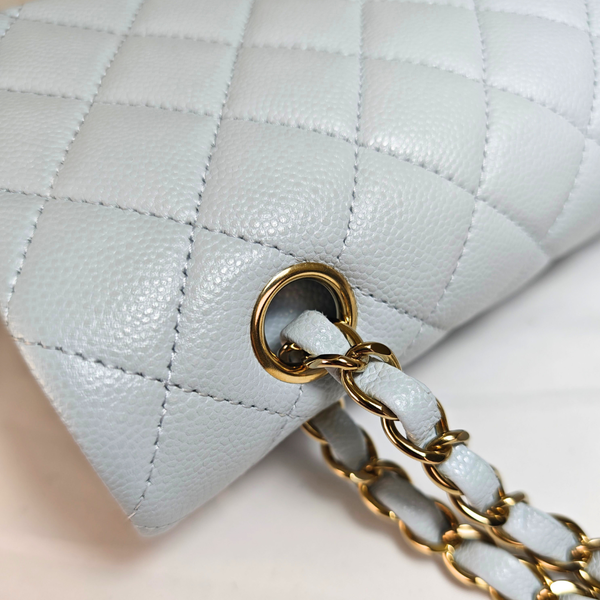 画像をギャラリービューアに読み込む, CHANEL スカイ ベイビー ブルー キャビアスキン  マトラッセ ダブルフラップ 25 ショルダーバッグ 
