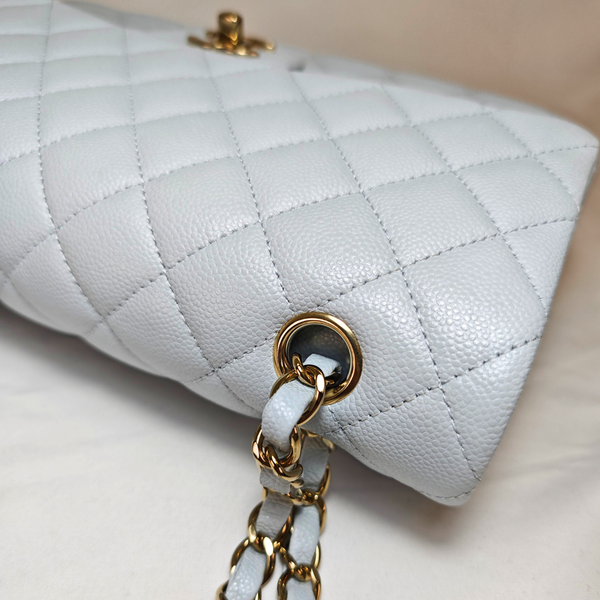 画像をギャラリービューアに読み込む, CHANEL スカイ ベイビー ブルー キャビアスキン  マトラッセ ダブルフラップ 25 ショルダーバッグ 
