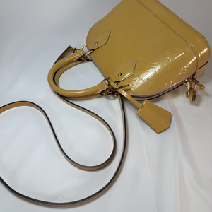 LOUIS VUITTON Monogram Vernis Alma BB