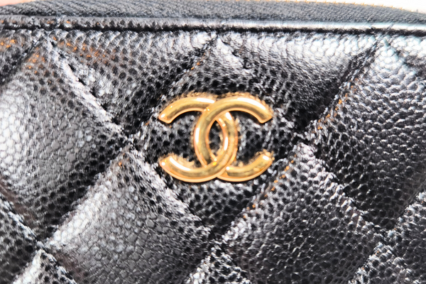 이미지를 갤러리 뷰어에 로드 , CHANEL Caviarskin Matelasse  Crossbody Chain Wallet Coin Case
